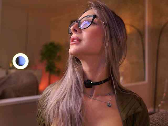 MaddieBryggs's chat room