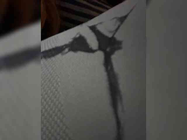 LittleDelora's chat room