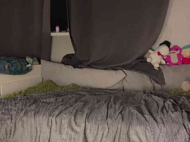 Z0mb1el0ll1's chat room