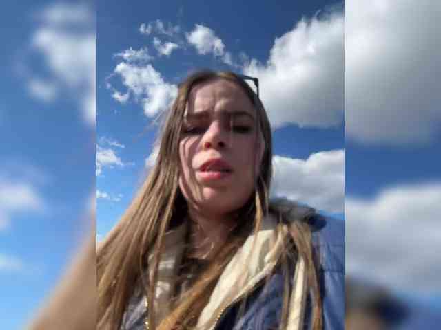 LolaSexxx's chat room