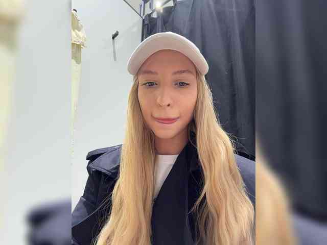 Cristi-Candy's chat room