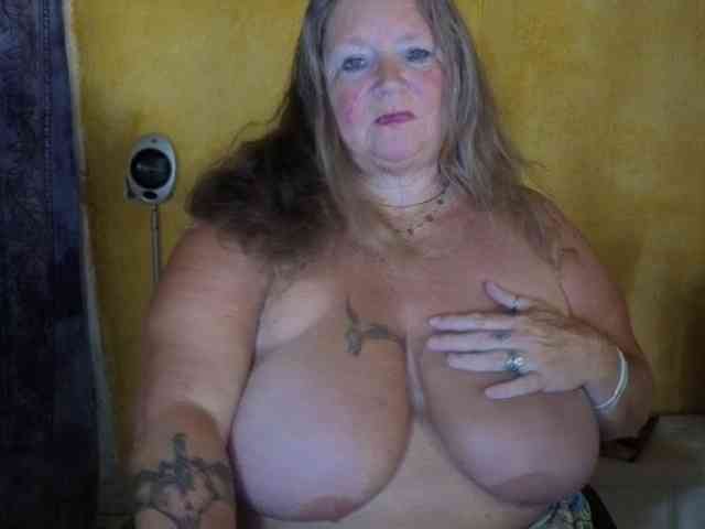 lady-vamp's chat room