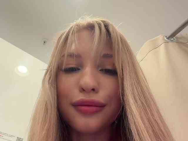 Cristi-Candy's chat room
