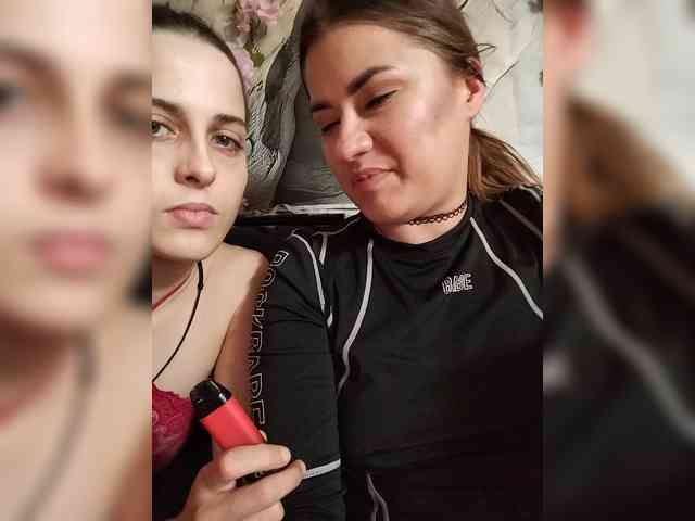 2Laski2's chat room