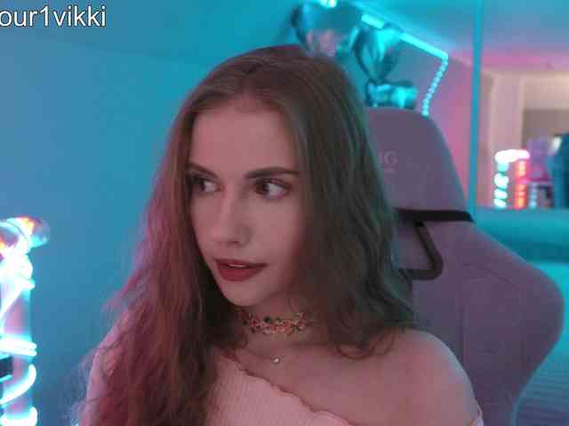 VikkiExtraCheese's chat room