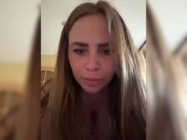 LolaSexxx's chat room