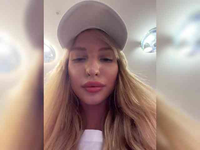 Cristi-Candy's chat room