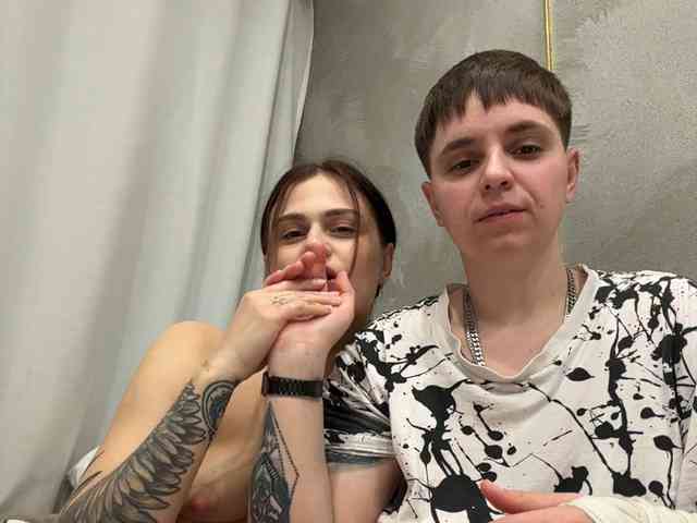 Kris-and-Vanessa's chat room