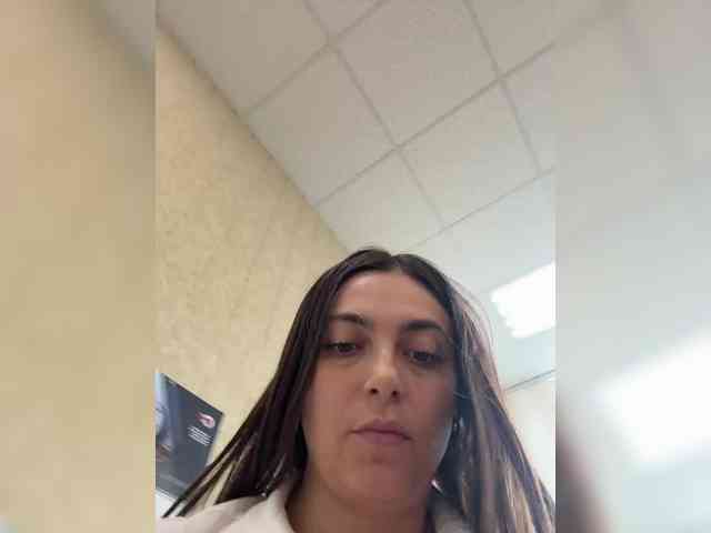 LustySass's chat room