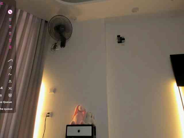 _LunaViolet_'s chat room