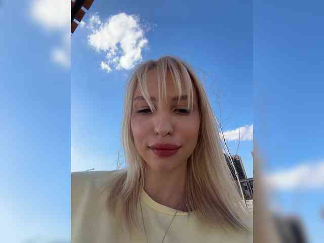 Cristi-Candy's chat room