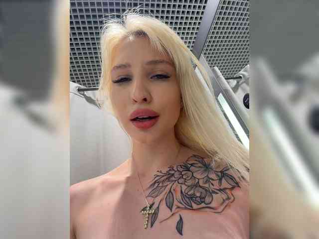 Cristi-Candy's chat room