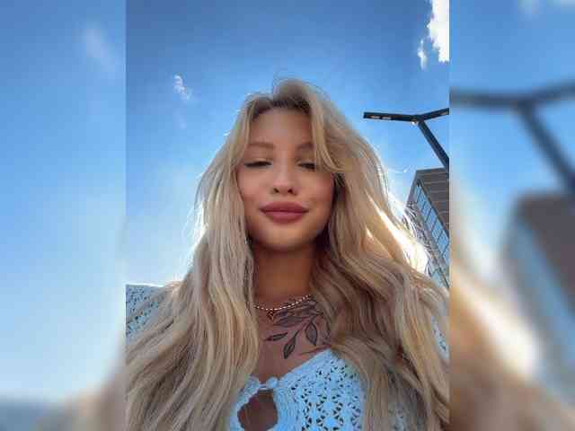 Cristi-Candy's chat room