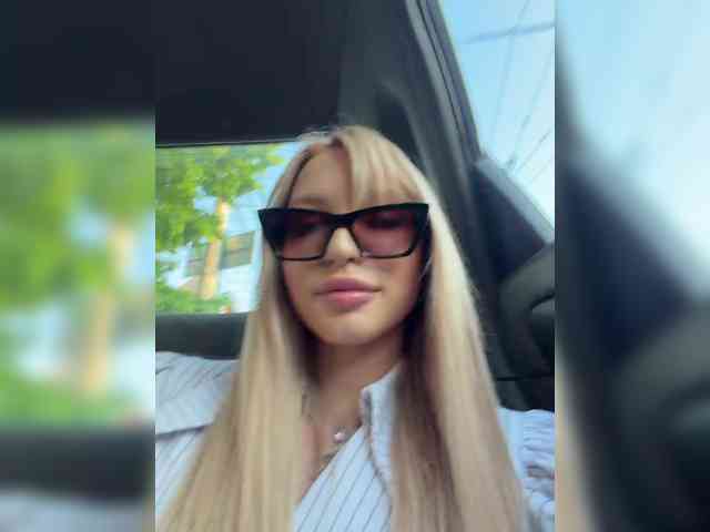 Cristi-Candy's chat room