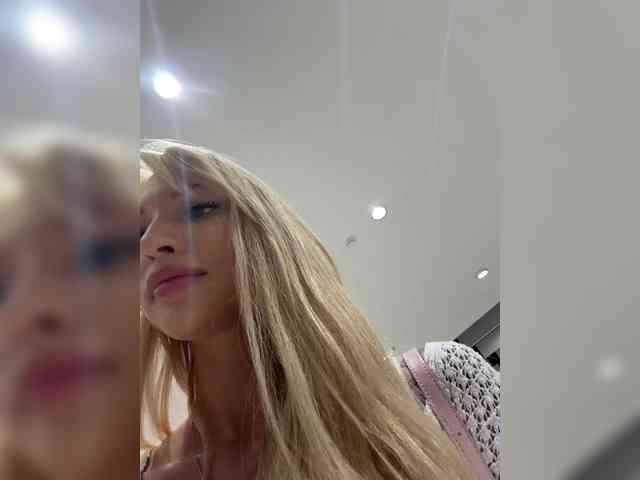 Cristi-Candy's chat room