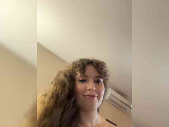 YourLadyyy's chat room