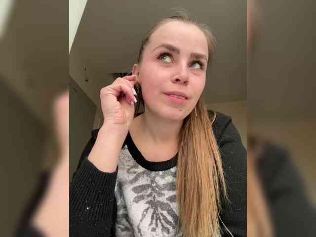 LolaSexxx's chat room