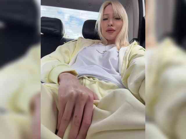 Cristi-Candy's chat room