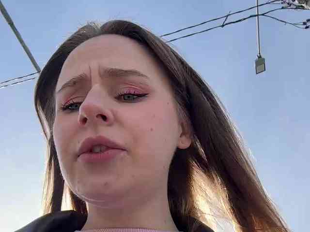 -Angel-Ali-'s chat room