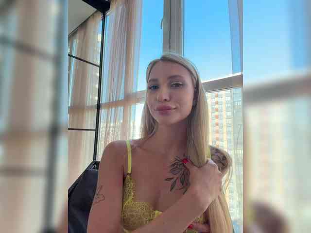 Cristi-Candy's chat room