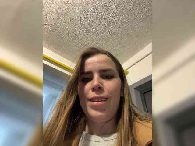 LolaSexxx's chat room