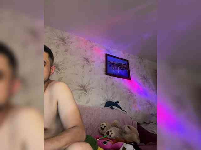 VIP17CoupleDream's chat room