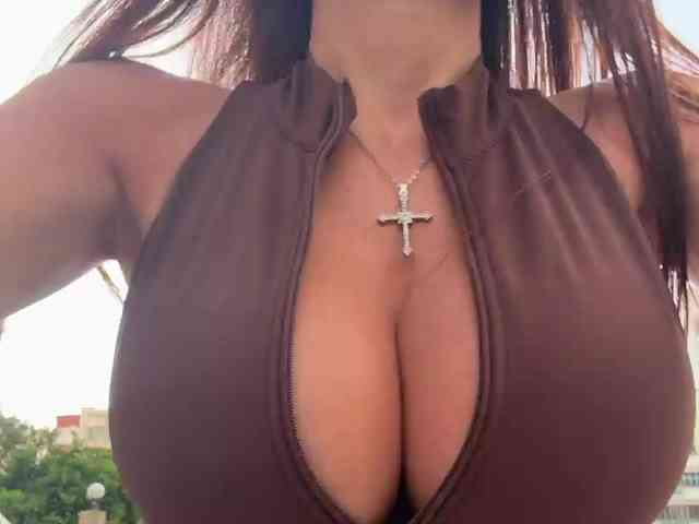 OrgazMia's chat room