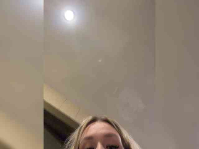 -Riviera-'s chat room