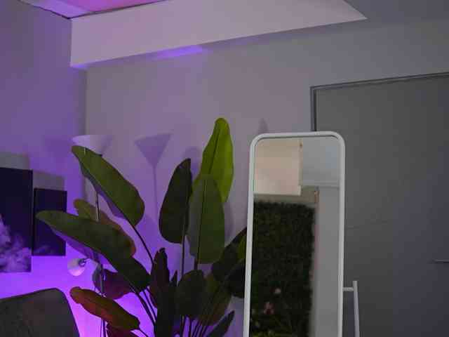 RaquelleVon's chat room