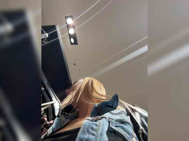 _Katrinka_'s chat room