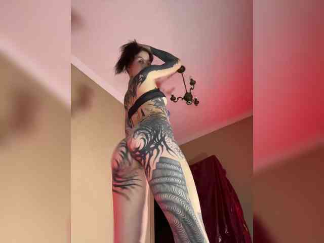 LINA69FEMDOM's chat room