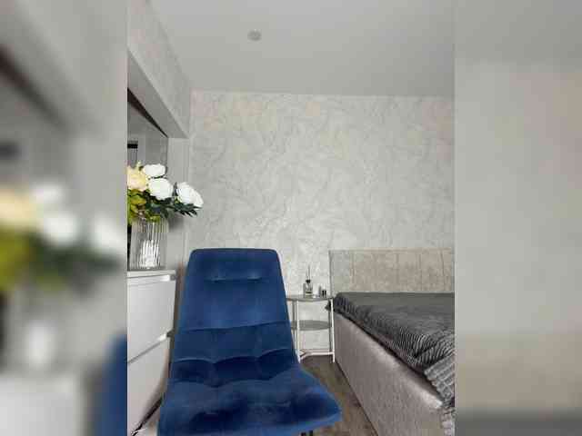 B_A_B_Y___111's chat room