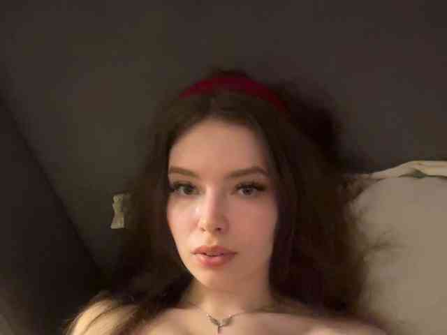 YourLadyyy's chat room