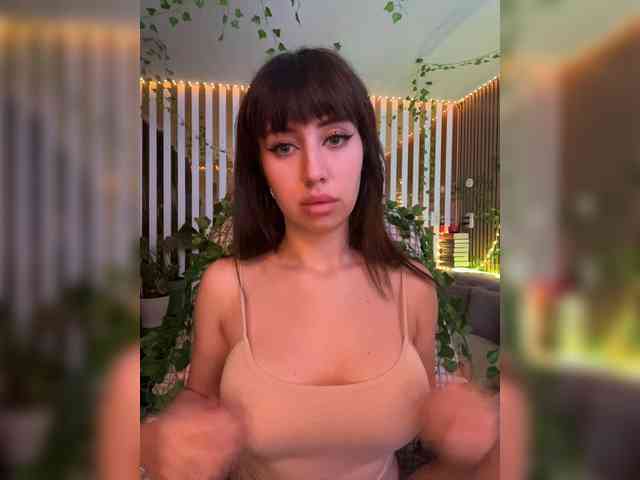 -Violetttttka-'s chat room