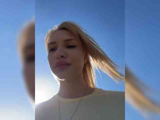 Cristi-Candy's chat room