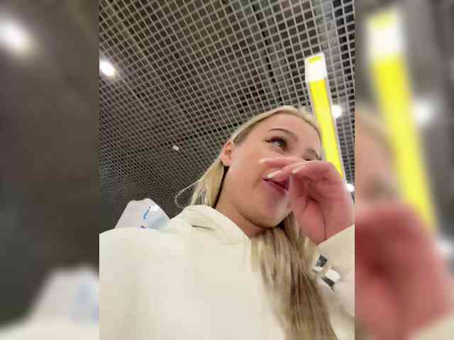 _Katrinka_'s chat room