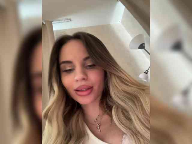 LedyMiya's chat room