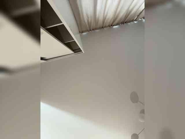 LedyMiya's chat room