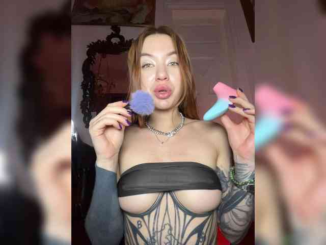 LINA69FEMDOM's chat room