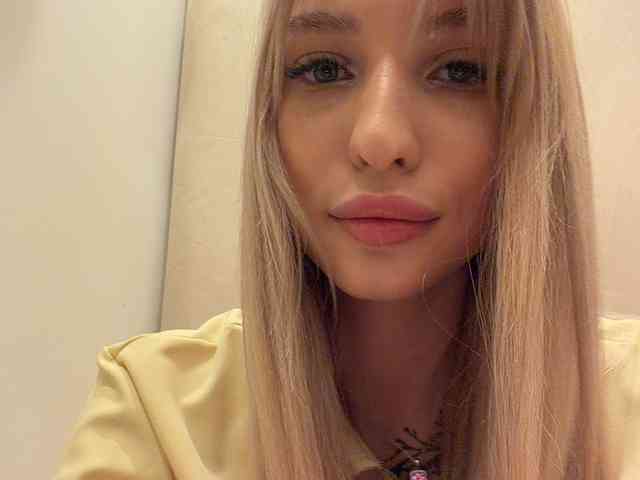 Cristi-Candy's chat room