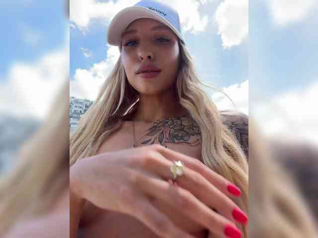 Cristi-Candy's chat room