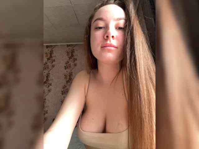 -Valeria-'s chat room