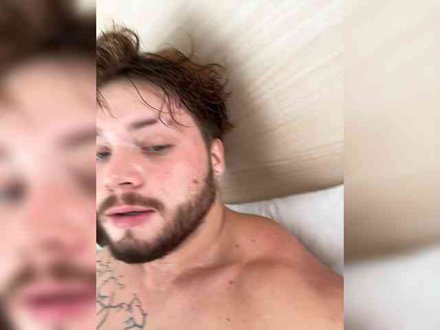 SukubOverlord's chat room