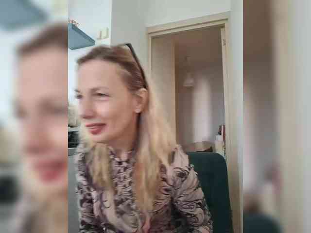 ShiningMILF's chat room