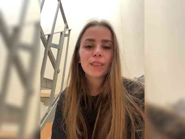 LolaSexxx's chat room