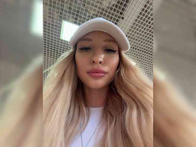 Cristi-Candy's chat room