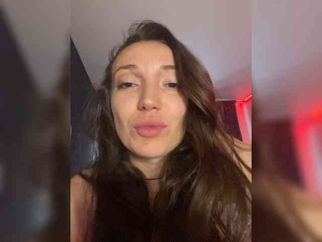 LoversVictory69's chat room