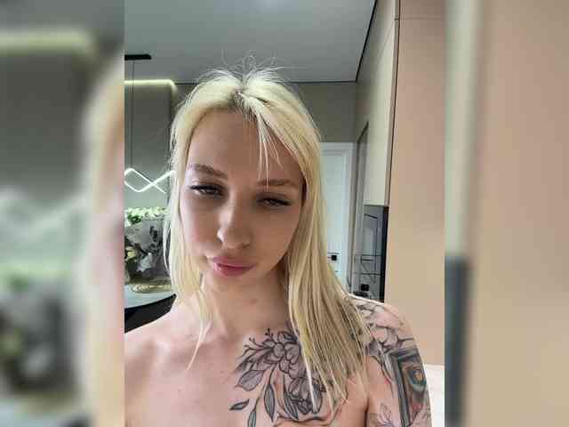 Cristi-Candy's chat room