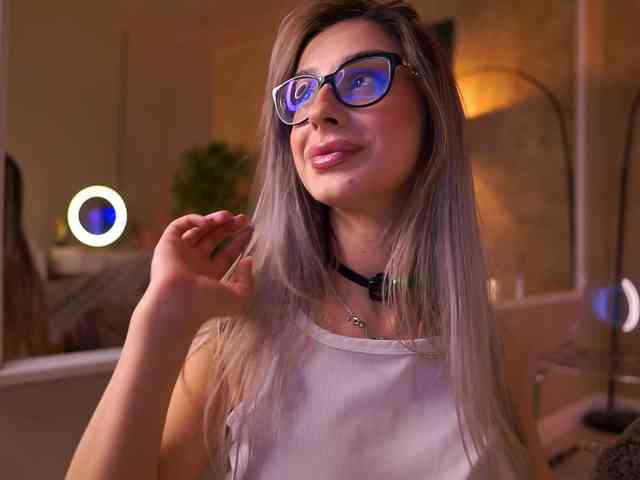 MaddieBryggs's chat room