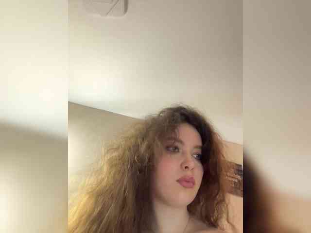 YourLadyyy's chat room